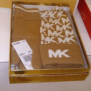 New Michael Kors hat gloves and scarf set